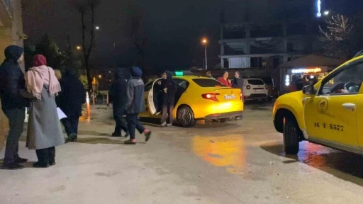 Bursa&rsquo;da tekstil fabrikasında gıda zehirlenmesi ş&uuml;phesi: 20 iş&ccedil;i hastaneye kaldırıldı
