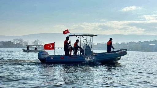 Bursa’da Uluabat Gölü’nde büyük operasyon...30 kişi suçüstü yakalandı
