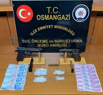 Bursa’da uyuşturucu almak için tabancayla takas yaptılar
