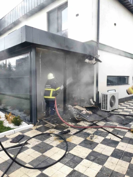 Bursa&rsquo;da yazlık evde &ccedil;ıkan yangın paniğe neden oldu
