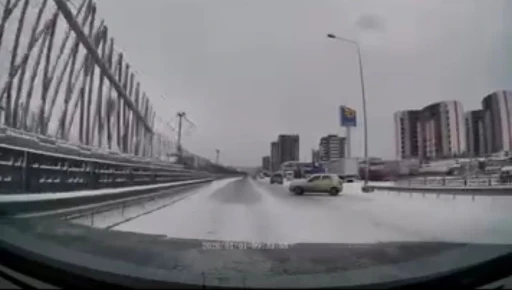 Bursa&rsquo;da  yoğun kar yağışı kazaları beraberinde getirdi
