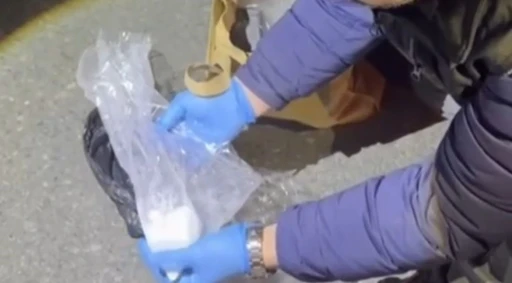 Bursa&rsquo;da zehir tacirlerine operasyon: Kokain ve &ccedil;ok sayıda silah ele ge&ccedil;irildi
