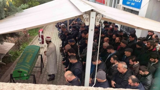 Bursa&rsquo;daki tır kazasında hayatını kaybeden s&uuml;r&uuml;c&uuml; toprağa verildi
