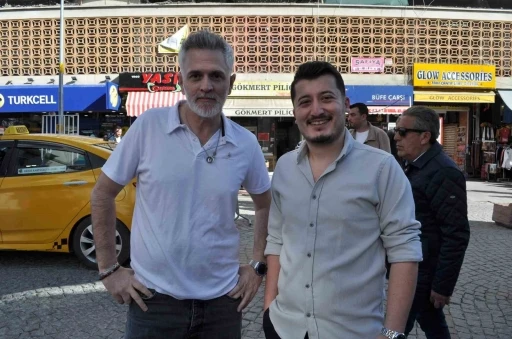 Bursa’dan gelen 2 arkadaş Eskişehir’i öve öve bitiremedi
