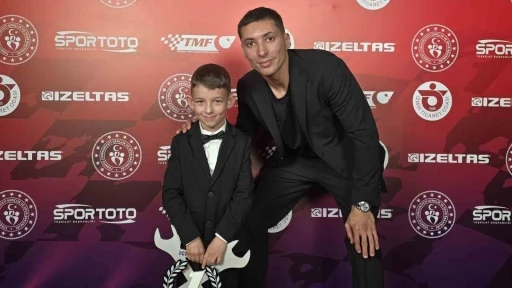 Bursa&rsquo;dan T&uuml;rkiye&rsquo;ye uzanan şampiyonluk: Poyraz Kalender
