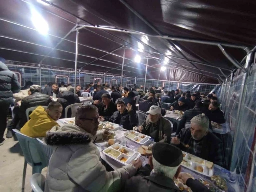 Bursa&rsquo;nın dağ il&ccedil;esinde b&uuml;y&uuml;k ramazan dayanışması
