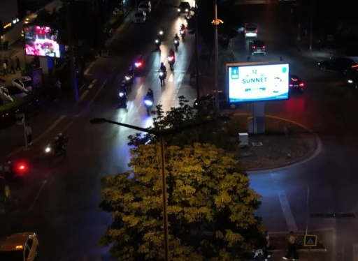 Bursa&rsquo;nın g&ouml;zde mahallesinde &ccedil;ok sayıda ekiple &rsquo;huzur&rsquo; denetimi
