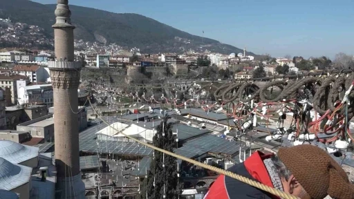 Bursa&rsquo;nın mahyasında alışılagelmişin dışına &ccedil;ıkılıyor
