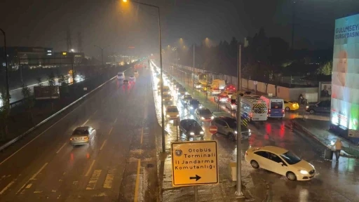 Bursalılar zaman kaybetmeden yola çıktı
