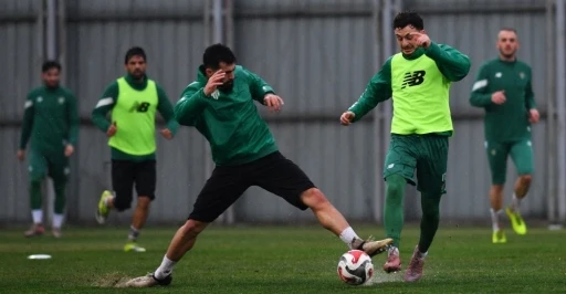 Bursaspor, Adanaspor ma&ccedil;ı hazırlıklarını s&uuml;rd&uuml;rd&uuml;
