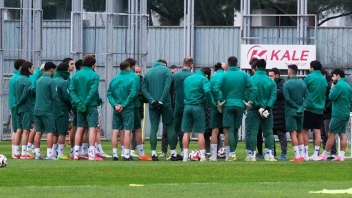 Bursaspor&rsquo;da yeni sezon mesaisi Cumartesi g&uuml;n&uuml; başlıyor
