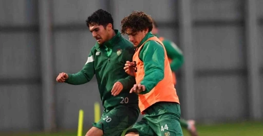 Bursaspor, Kırklarelispor ma&ccedil;ı hazırlıklarına başladı
