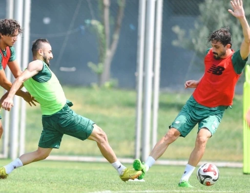 Bursaspor sabah antrenmanında tempoyu yükseltti
