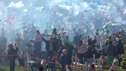 Bursaspor şampiyonluğunu b&ouml;yle karşıladı
