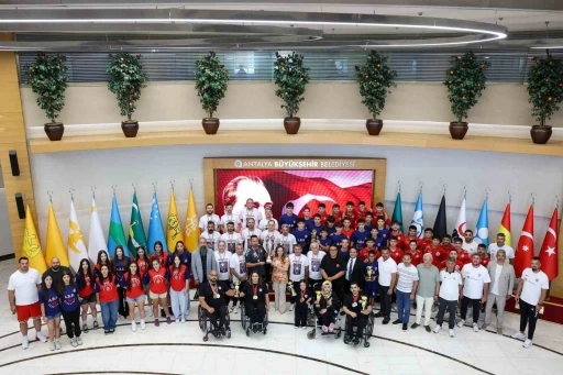 B&uuml;şra &Ouml;zdemir: "14 farklı branşta spora destek veriyoruz"
