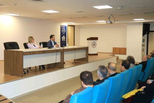 BU&Uuml;&rsquo;de "Modern d&uuml;nyanın k&ouml;kenleri" konuşuldu
