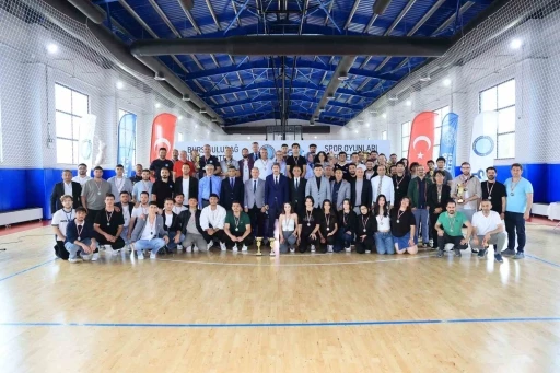 BU&Uuml; Spor Oyunları&rsquo;nda şampiyonlar k&uuml;rs&uuml;ye &ccedil;ıktı
