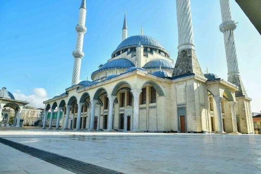 B&uuml;y&uuml;k Osmanlı Camisi&rsquo;nin 10 yıllık sorunu tarih oldu
