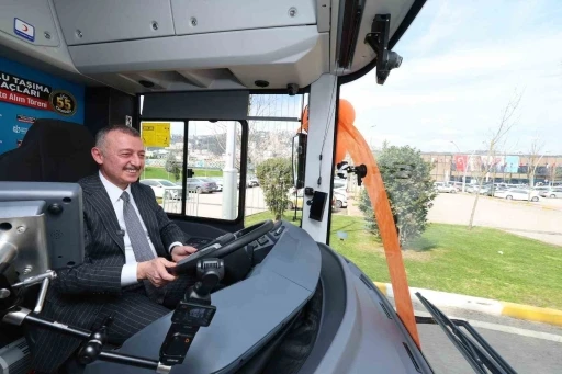 B&uuml;y&uuml;kakın&rsquo;dan İzmir&rsquo;e g&ouml;nderme: "Sadece kendimizle yarışıyoruz"
