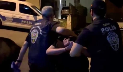 B&uuml;y&uuml;k&ccedil;ekmece&rsquo;de bı&ccedil;aklı kavgada &ouml;len 16 yaşındaki &ccedil;ocuğun ailesine tehdit mesajları atıldı
