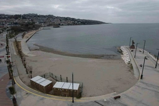 B&uuml;y&uuml;k&ccedil;ekmece&rsquo;de deniz &ccedil;ekildi
