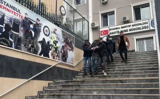 B&uuml;y&uuml;k&ccedil;ekmece&rsquo;de iş yerine molotoflu saldırı kamerada
