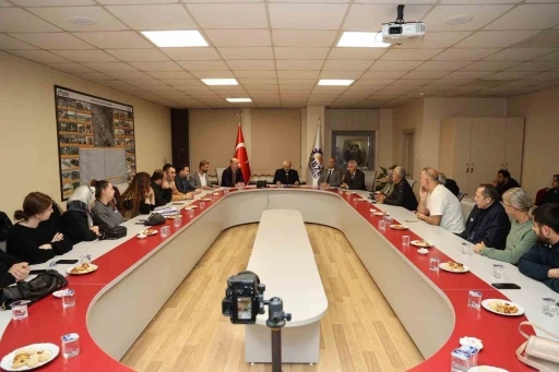 B&uuml;y&uuml;kg&ouml;z, yıkım kararı alınan binanın m&uuml;lk sahipleriyle bir araya geldi
