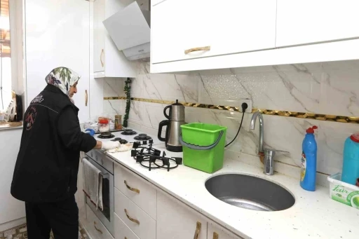 B&uuml;y&uuml;kşehir 2025 yılında engelli ve bakıma muhta&ccedil; bireylerin 2 bin 795 kez kapısını &ccedil;aldı
