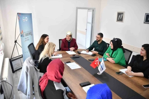 B&uuml;y&uuml;kşehir Aile Akademisi, 2025&rsquo;te 5 binin &uuml;zerinde aile ve &ccedil;ift adayına danışmanlık yaptı
