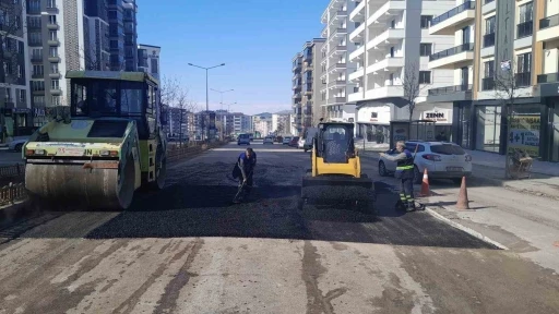 Büyükşehir asfalt sezonunu erkenden açtı
