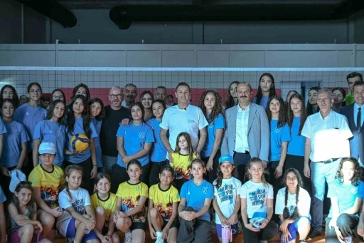 B&uuml;y&uuml;kşehir, atıl depoları modern spor kompleksine d&ouml;n&uuml;şt&uuml;rd&uuml;

