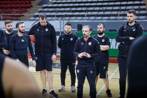 B&uuml;y&uuml;kşehir Basketbol Play-off rakibini bekliyor

