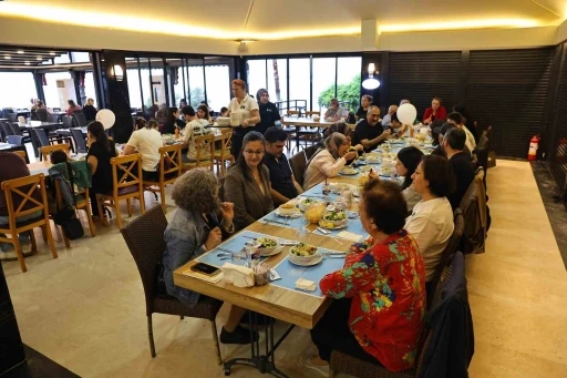 B&uuml;y&uuml;kşehir Belediyesi &ccedil;&ouml;lyak hastalarını gl&uuml;tensiz sofrada buluşturdu
