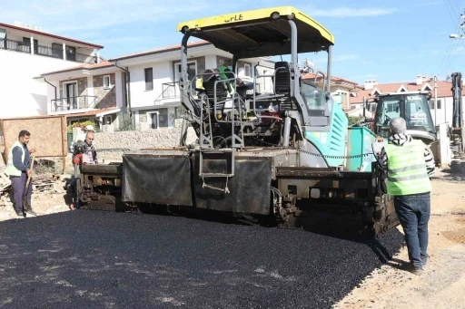 B&uuml;y&uuml;kşehir Dat&ccedil;a&rsquo;da 53 bin metrelik yol ağını yeniliyor
