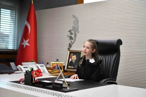 B&uuml;y&uuml;kşehir&rsquo;de başkanlık koltuğuna minik Zeynep oturdu
