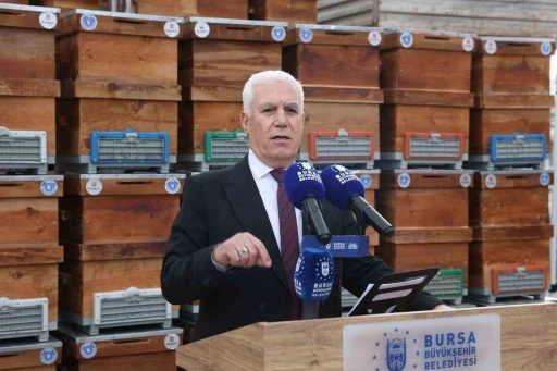 B&uuml;y&uuml;kşehir&rsquo;den arıcılara kovan desteği
