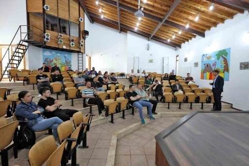 B&uuml;y&uuml;kşehir&rsquo;den evcil hayvan işletmelerine eğitim
