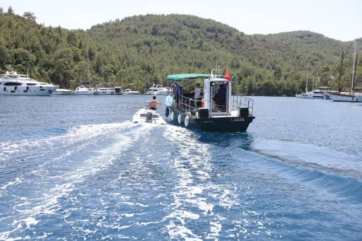 B&uuml;y&uuml;kşehir&rsquo;den G&ouml;kova ve G&ouml;cek&rsquo;te Kapsamlı Kıyı Temizliği