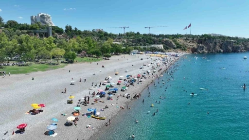B&uuml;y&uuml;kşehir&rsquo;den Konyaaltı Sahili&rsquo;nde 7/24 temizlik mesaisi
