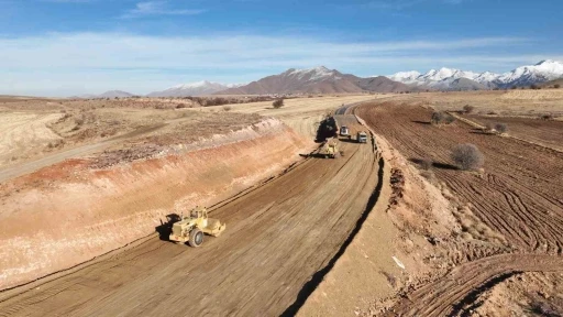 Büyükşehir’den Tomarza’nın kırsal bağlantı yoluna önemli çalışma
