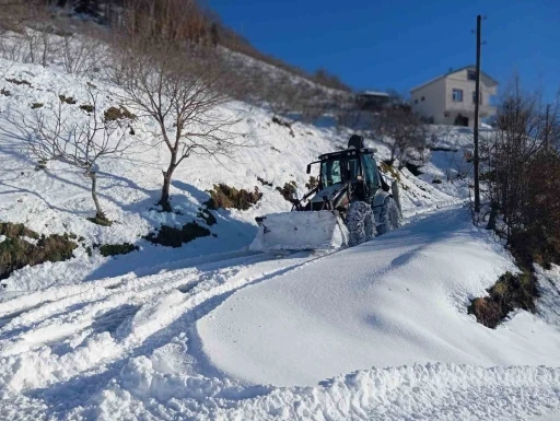 B&uuml;y&uuml;kşehir ekipleri kapalı yol bırakmadı

