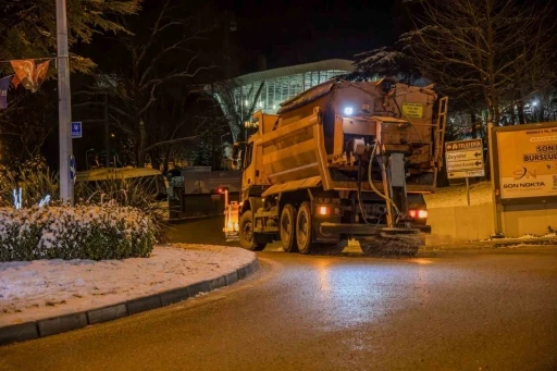 B&uuml;y&uuml;kşehir ekiplerinden kar mesaisi
