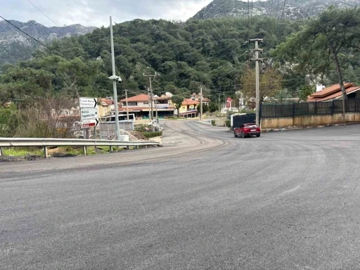 B&uuml;y&uuml;kşehir, İ&ccedil;meler Asparan Turun&ccedil; yol ayrımını yeniledi
