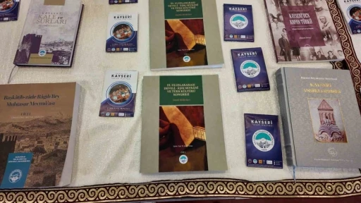 B&uuml;y&uuml;kşehir&rsquo;in K&uuml;lt&uuml;r Standı 8. Kayseri Kitap Fuarı&rsquo;na renk katıyor
