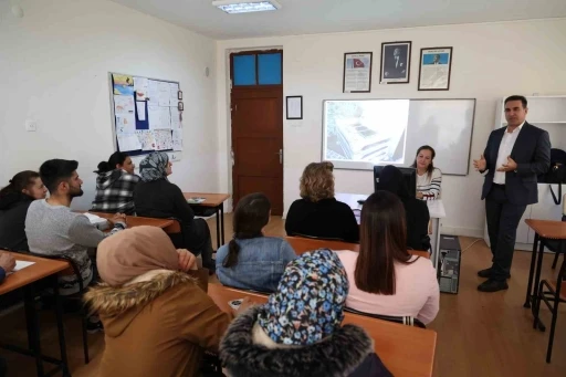 Büyükşehir ipek böceği yetiştiriciliğini yaygınlaştırıyor
