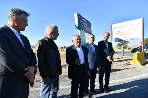 Büyükşehir, kırsalda 3 mahalleyi ilgilendiren 7 kilometrelik grup yolunun ilk etabına başladı
