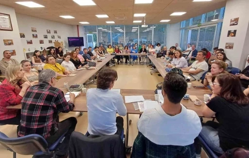 Büyükşehir Kitap Kulübü okuma eylemini toplumsal bir deneyime dönüştürüyor
