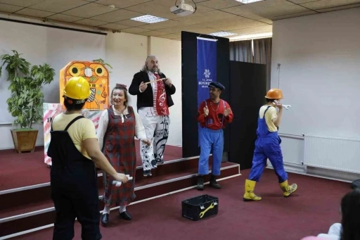 B&uuml;y&uuml;kşehir, K&ouml;şkl&uuml; minikleri tiyatroyla buluşturdu
