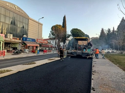 B&uuml;y&uuml;kşehir, Menteşe&rsquo;de Yol Yatırımlarını Aralıksız S&uuml;rd&uuml;r&uuml;yor