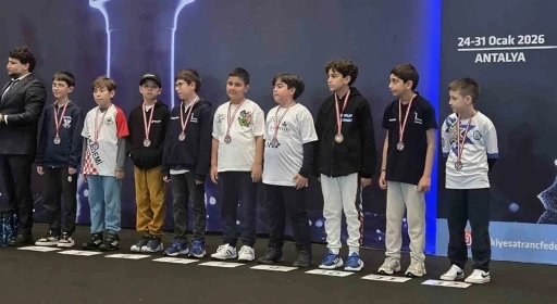 B&uuml;y&uuml;kşehir Satran&ccedil; Takımı&rsquo;ndan T&uuml;rkiye şampiyonluğu
